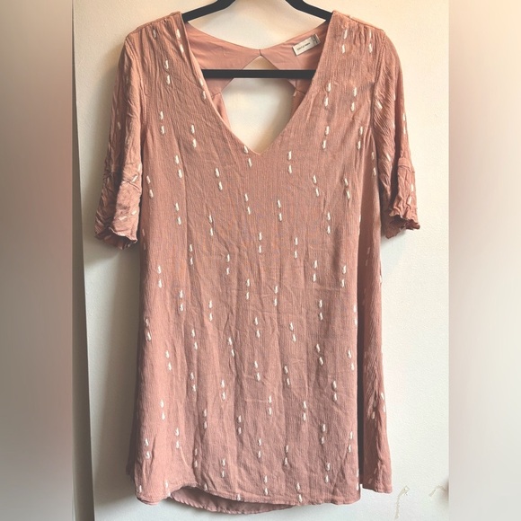 Gentle Fawn Blush Dress with White Accents - Picture 2 of 9